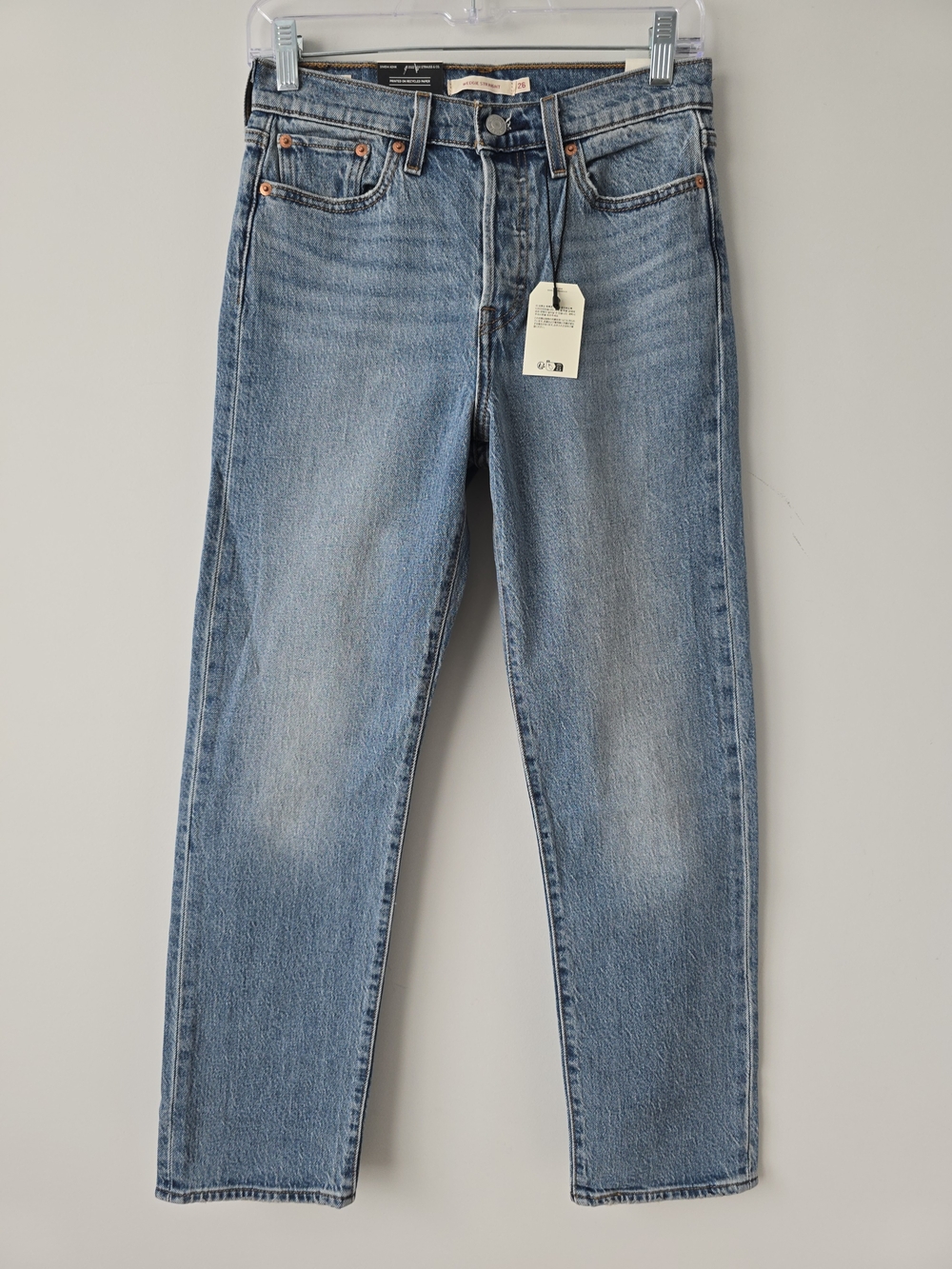Levi's Premium Wedgie Straight Jeans 26 Medium Wash Button Fly NWT
